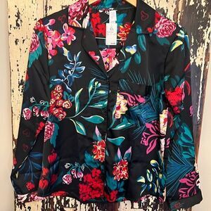Stars Above women’s NWT floral silky feel pajama top only. Size XS.